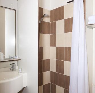 Saint-Sylvain-d'Anjou Hotel | Comfortable Stay at B&B HOTEL Angers Parc Expos