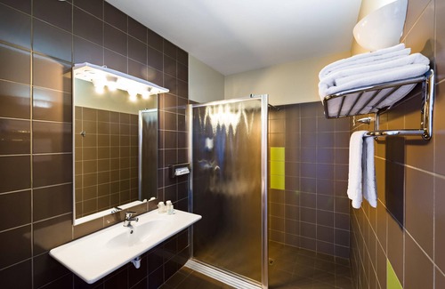 Gemenos Hotel | Comfortable B&B HOTEL Aubagne Gémenos with Spa and Breakfast