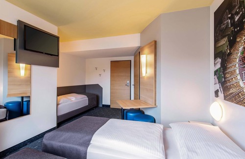 Hochfeld Hotel | Comfortable Stay at B&B Hotel Augsburg-Süd with Breakfast