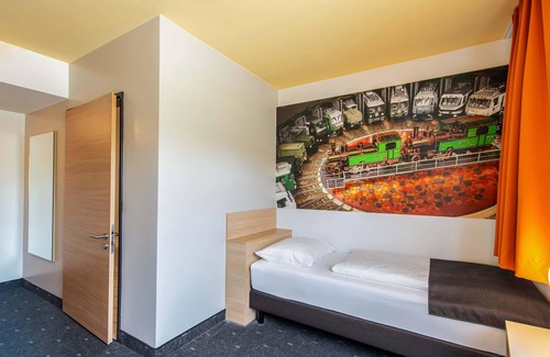 Hochfeld Hotel | Comfortable Stay at B&B Hotel Augsburg-Süd with Breakfast