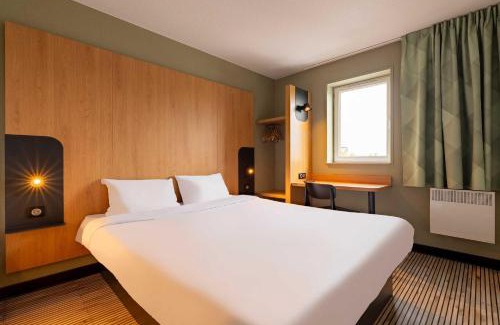 Calais Hotel | Pet-Friendly B&B HOTEL Calais Centre St Pierre Awaits You