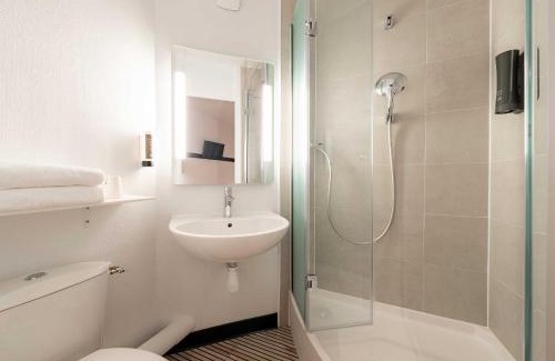 Calais Hotel | Pet-Friendly B&B HOTEL Calais Centre St Pierre Awaits You