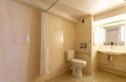 Saint-Aubin-sur-Scie Hotel | Convenient B&B HOTEL Dieppe: Family-Friendly & Accessible