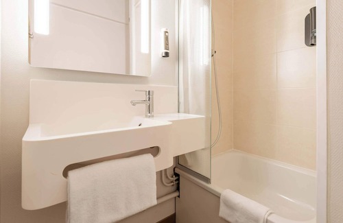 Cuincy Hotel | Budget-Friendly B&B HOTEL Douai Parc des Expos Cuincy