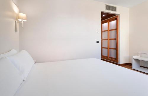Elche Hotel | Discover B&B HOTEL Elche: Pet-Friendly & Family-Oriented Stay