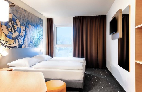 Emden Hotel | Comfortable B&B Hotel Emden: Family-Friendly with Breakfast