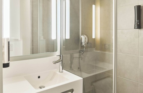 Rocquencourt Hotel | Budget-Friendly B&B HOTEL Versailles Rocquencourt with Breakfast