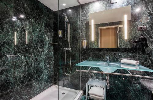 Almanjayar Hotel | Welcoming B&B HOTEL Granada Estación with Top Amenities