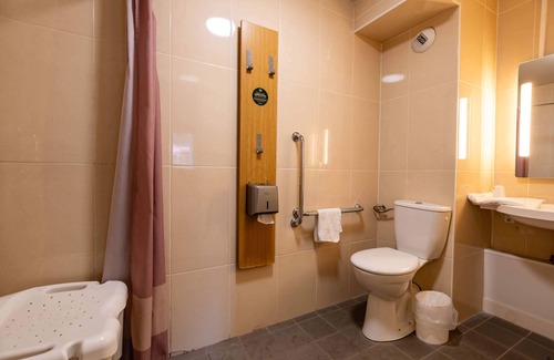 Gieres Hotel | Convenient B&B HOTEL Grenoble Université with Breakfast Included
