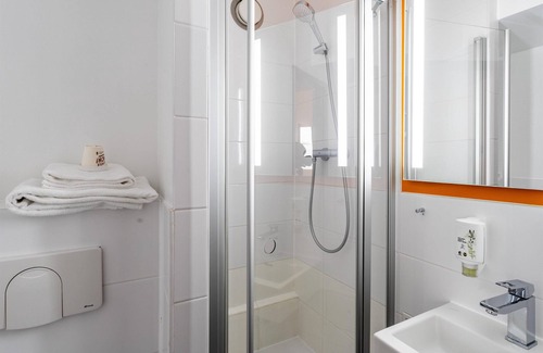 Lahe Hotel | Affordable B&B Hotel Hannover-Nord with Breakfast Included