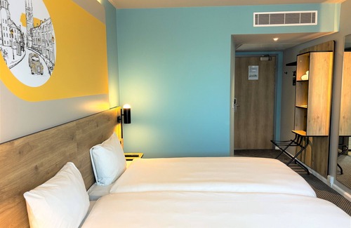 Ipswich Hotel | Discover pentahotel Ipswich: Oceanfront Comfort Awaits