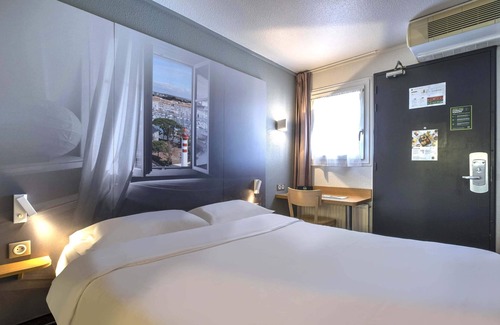 Angoulins Hotel | Cozy B&B HOTEL La Rochelle with Breakfast & Family-Friendly Perks