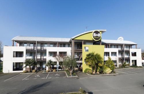 Change Hotel | Pet-Friendly B&B HOTEL Laval Changé with Family Amenities