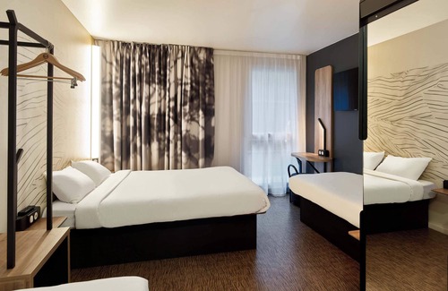 Le Port-Marly Hotel | Cozy B&B HOTEL Le Port- Marly with Breakfast & Accessibility