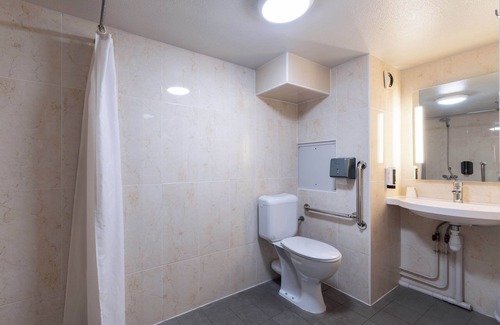 Seclin Hotel | Discover B&B HOTEL Lille Seclin Unexpo: Family-Friendly Comfort