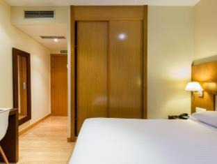 Viana Hotel | Pet-Friendly B&B HOTEL Logroño Las Cañas with Great Reviews