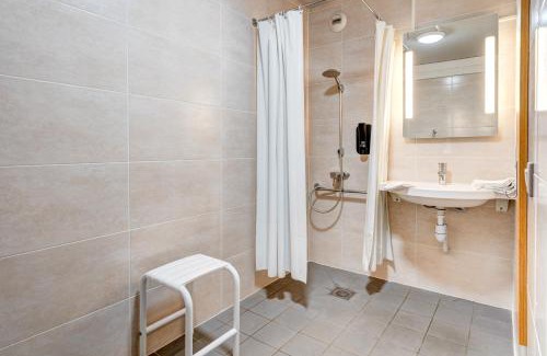 Louveciennes Hotel | Pet-Friendly Retreat at B&B HOTEL Louveciennes