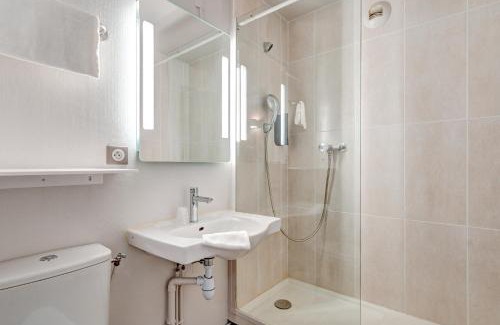 Louveciennes Hotel | Pet-Friendly Retreat at B&B HOTEL Louveciennes