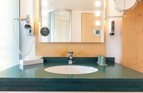 Lully Hotel | Eco-Friendly B&B Hotel Lully 3 Lakes with Breakfast Included