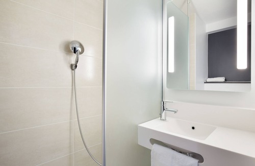 Lyon City Centre Hotel | Elegant B&B HOTEL LYON Centre Perrache with Breakfast & Accessibility