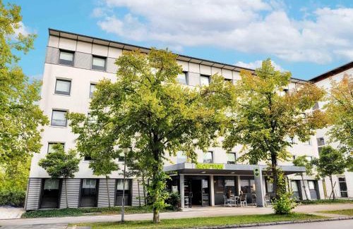 Munchen District Hotel | Pet-Friendly B&B Hotel München-Garching for Family Stays