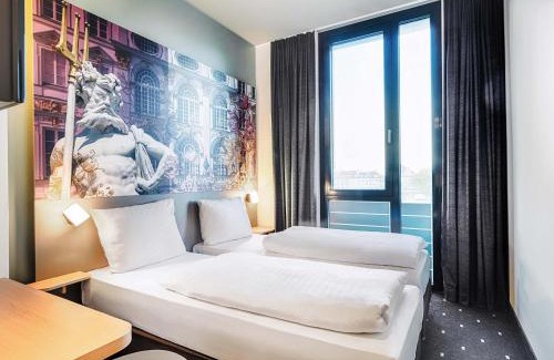 Moosach Hotel | Pet-Friendly B&B Hotel München-Moosach with Family Amenities