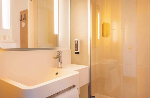 Port-de-Bouc Hotel | Convenient B&B HOTEL Martigues Port-de-Bouc for Families