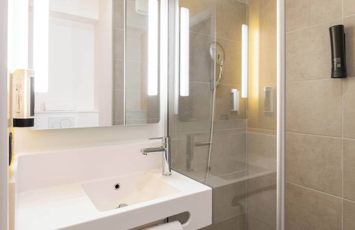 Genay Hotel | Comfortable Stay at B&B HOTEL Massieux Genay with Spa