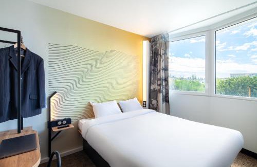 Quartier Atlantis Hotel | Convenient B&B HOTEL Massy Gare TGV with Family Amenities