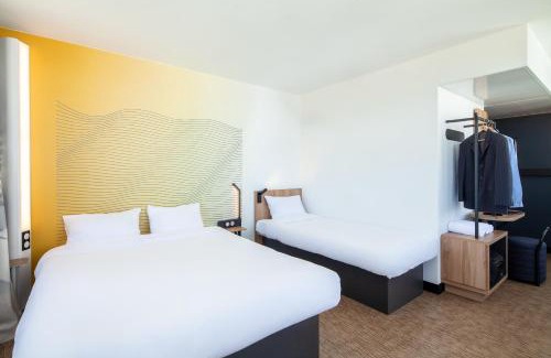 Quartier Atlantis Hotel | Convenient B&B HOTEL Massy Gare TGV with Family Amenities