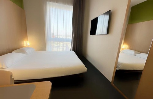 Ars-Laquenexy Hotel | Pet-Friendly Retreat at B&B HOTEL Metz Est Technopole