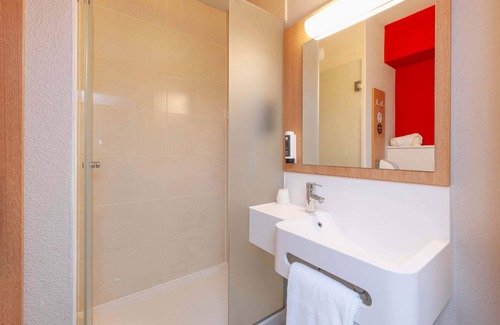 Saint-Avit Hotel | Cozy B&B HOTEL Mont-de-Marsan with Spa & Family-Friendly Perks