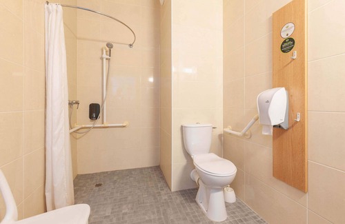 Saint-Avit Hotel | Cozy B&B HOTEL Mont-de-Marsan with Spa & Family-Friendly Perks