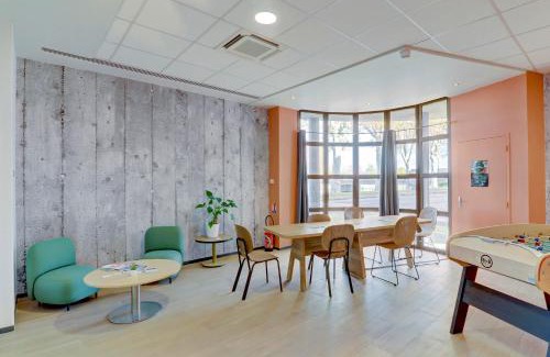 Montlucon Hotel | Comfortable Stay at B&B HOTEL Montluçon Centre