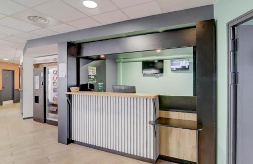 Montlucon Hotel | Comfortable Stay at B&B HOTEL Montluçon Centre