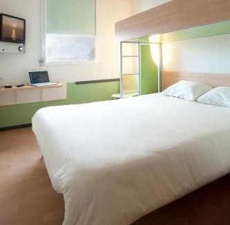 Saint-Victor Hotel | Comfortable B&B HOTEL Montluçon Saint-Victor with Ocean Views