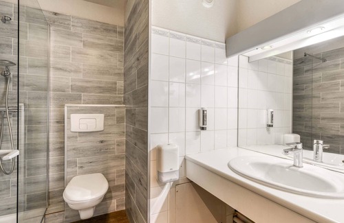 Saint-Aunes Hotel | Wheelchair Accessible Stay at B&B Hotel Montpellier Vendargues