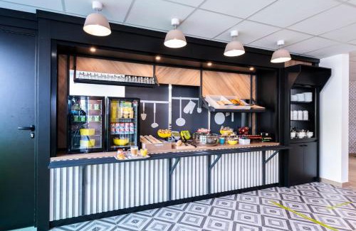 L'Arenas Hotel | Pet-Friendly Retreat at B&B HOTEL Nice Aéroport Arenas