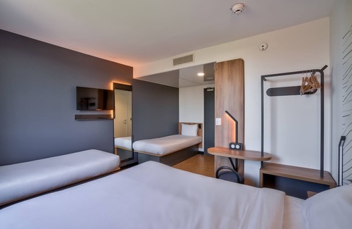 La Source Hotel | Budget-Friendly B&B HOTEL Paris Créteil with Breakfast & Accessibility