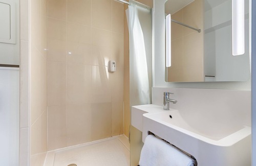 Meudon Hotel | Budget-Friendly B&B HOTEL Paris Meudon Vélizy with Breakfast