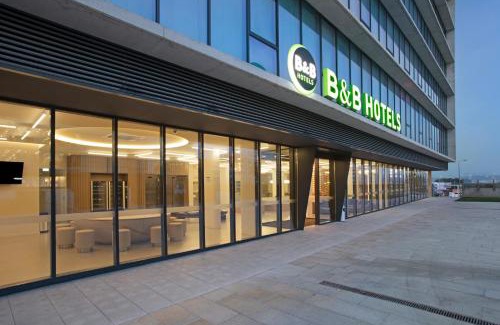 Vila Nova de Gaia Hotel | Comfortable B&B HOTEL Porto Gaia: Pet-Friendly Retreat