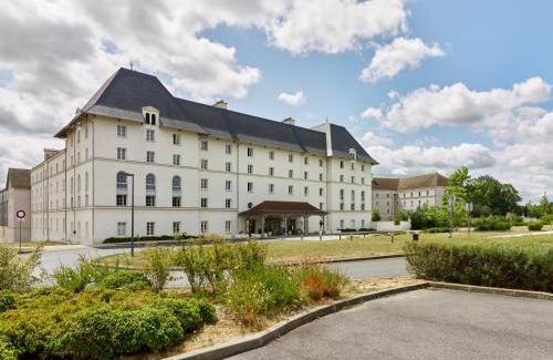 Magny-le-Hongre Hotel | Discover B&B HOTEL Near Disneyland Paris with Pet-Friendly Amenities
