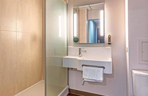 Quimper Hotel | Welcoming B&B HOTEL Quimper Sud: Family-Friendly Escape