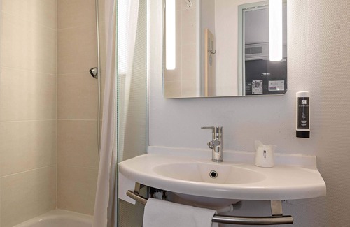 Le Grand-Quevilly Hotel | Budget-Friendly B&B HOTEL ROUEN Parc des Expos with Breakfast