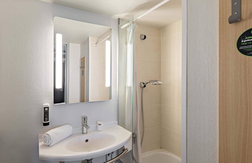 Le Grand-Quevilly Hotel | Budget-Friendly B&B HOTEL ROUEN Parc des Expos with Breakfast