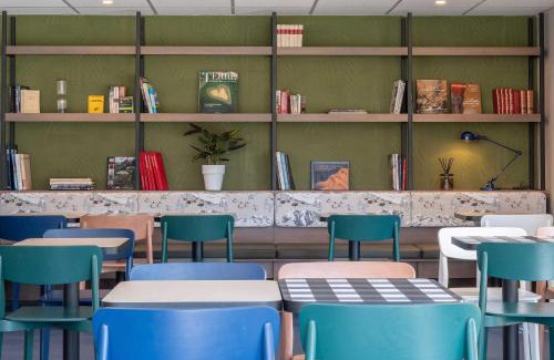 Saint-Pierre-en-Faucigny Hotel | Discover B&B HOTEL Saint-Pierre-en-Faucigny with Pool
