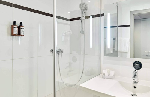 Montigny-le-Bretonneux Hotel | Comfortable Stay at B&B HOTEL Saint-Quentin-en-Yvelines