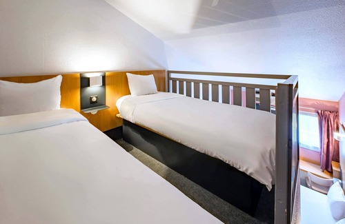 Villars Hotel | Comfortable B&B HOTEL Saint-Etienne La Terrasse with Breakfast