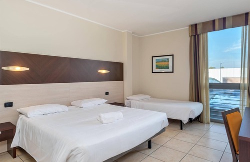 Settimo Torinese Hotel | Discover Record Hotel: Spa, Hot Tub & Family-Friendly Stay