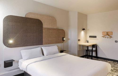 Pont des Demoiselles-Montaudran-La Terrasse Hotel | Convenient B&B HOTEL Toulouse Cité de l'Espace Hurel Stay